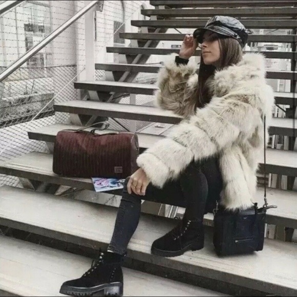 ZARA FUR COAT JACKET TAN BEIGE CREAM XS RARE - Picture 4 of 9